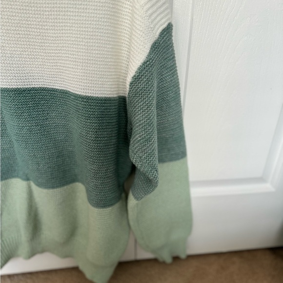 Sweater - Picture 2 of 3